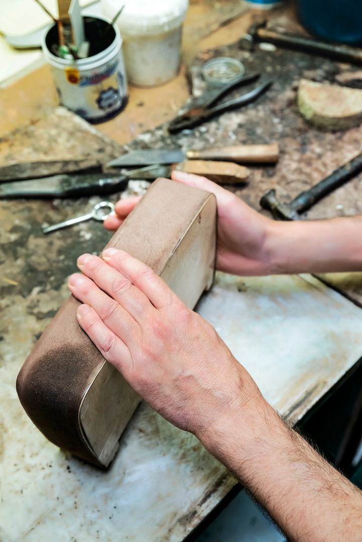 02_FENDI+hand+in+hand+Baguette_Tuscany_Peroni